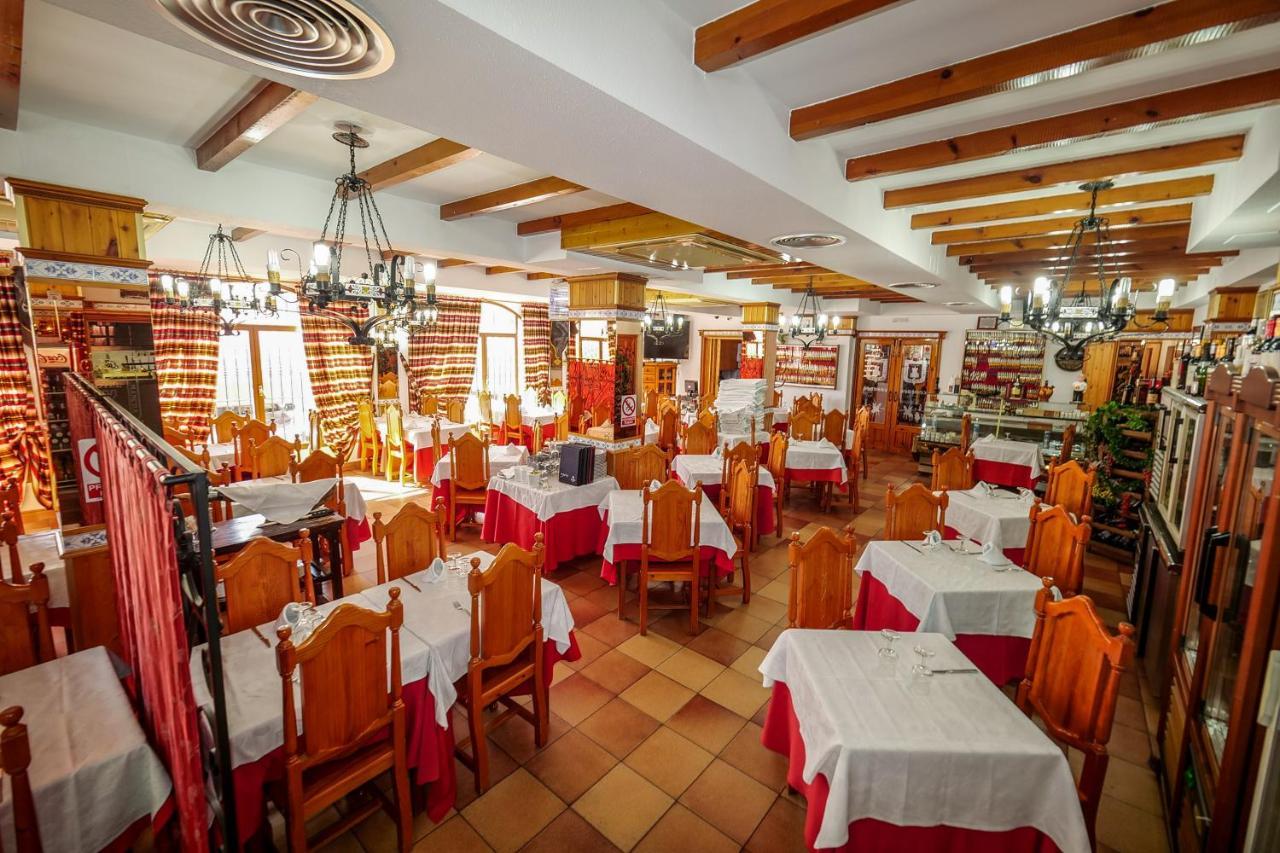 Hotel Flor De La Mancha Ла-Рода Екстер'єр фото