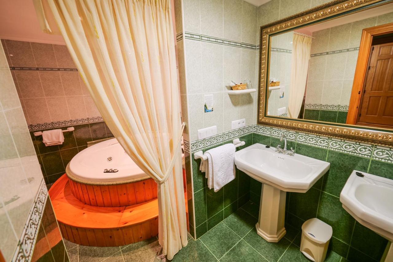 Hotel Flor De La Mancha Ла-Рода Екстер'єр фото